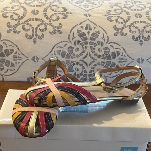 NWT GORGEOUS GIRLS DESIGNER SUEDE/LEATHER SANDALS BY ELEPHANTITO, SIZE US 3 - Picture 2 of 8